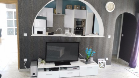 TV vlaanderen wifi en surround met DVD